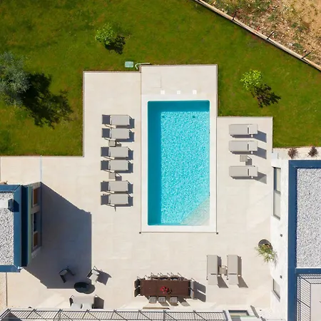 Olive Yard Vila Bale